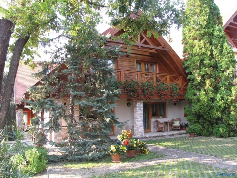 Tolgyes Apartment
