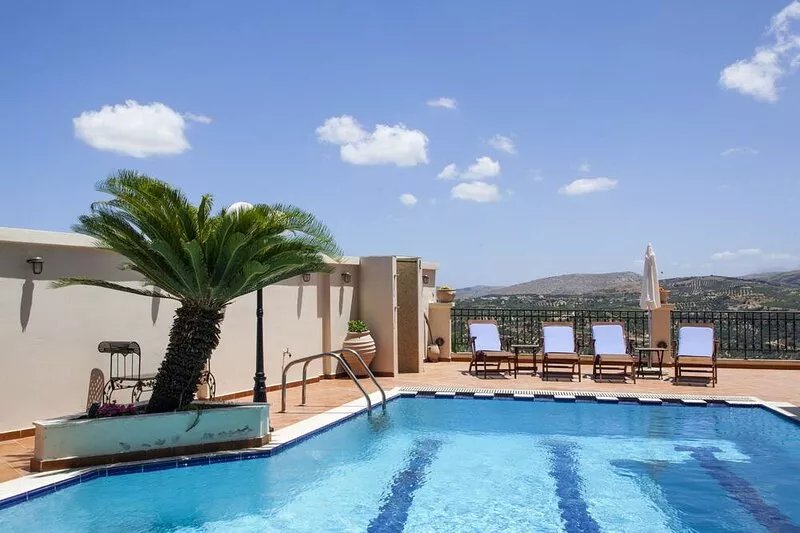 SUNLIGHT VILLA WITH PRIVATE POOL  FOR FAMILIES AND FRIENDS TO ENJOY