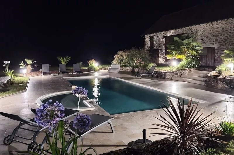 BEAUTIFUL STONE FARMHOUSE WITH PRIVATE HEATED POOL.