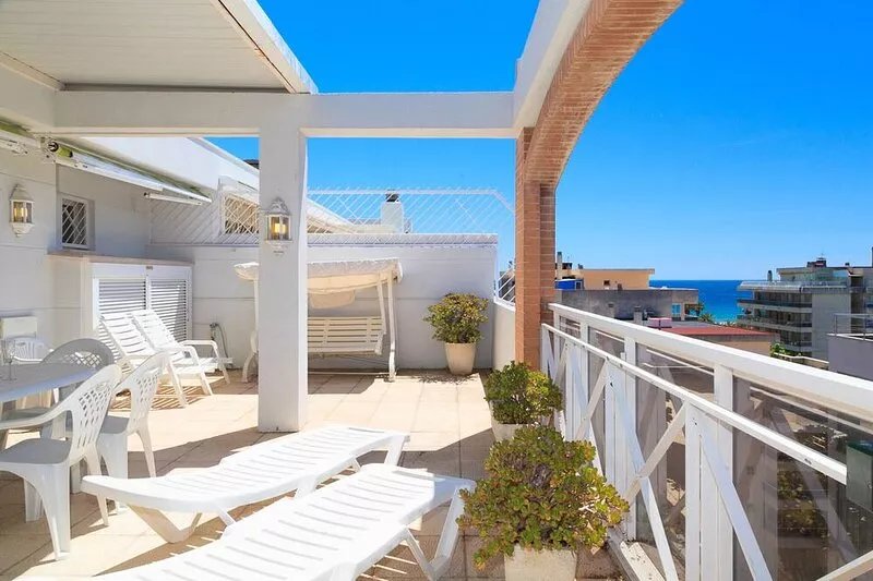 AirCon Penthouse Sea Views · Parking Pool · CENTER II 113