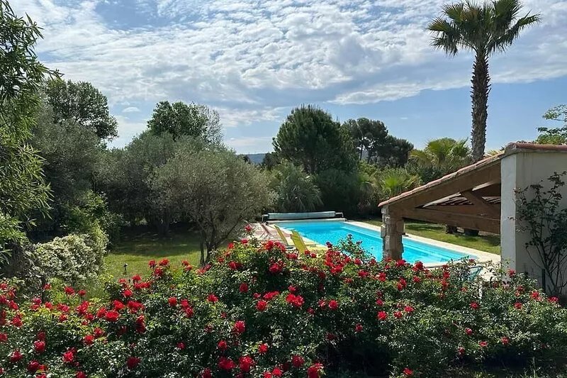 Superb villa in Provence and private swimming pool with the sound of cicadas