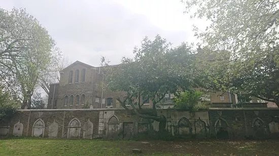St Paul's Churchyard and Eden Community Garden