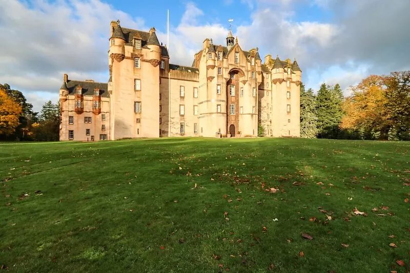 THE PRESTON TOWER APARTMENT - FYVIE CASTLE in Rothienorman