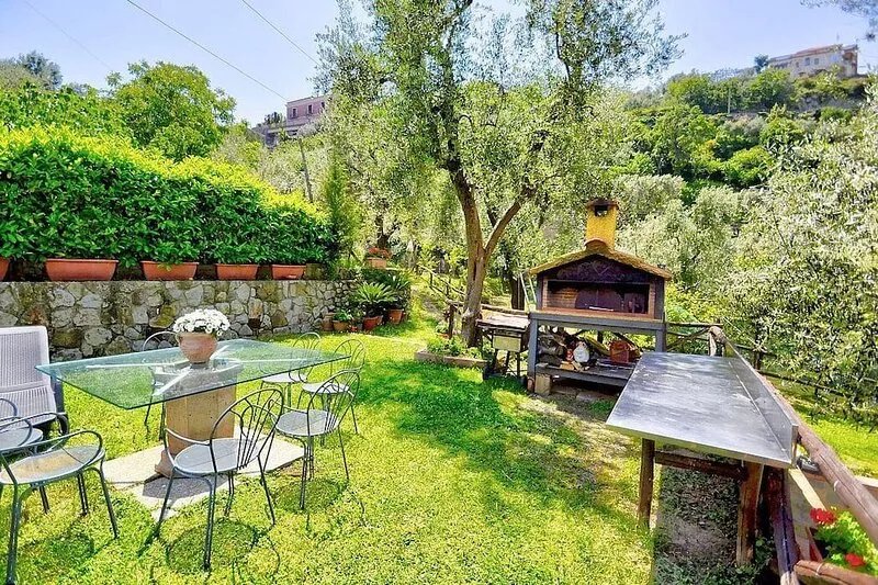 Casa Buondi: A welcoming independent house surrounded by the greenery, with