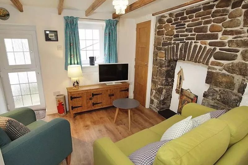 Bwthyn Bach - One Bedroom House, Sleeps 2