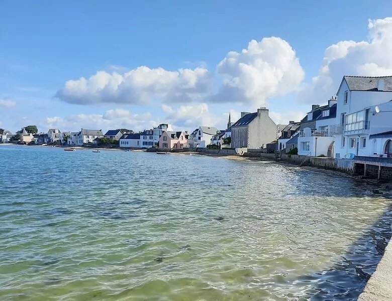 beautiful new house near the sea, 3mn walking to the beach, very quiet