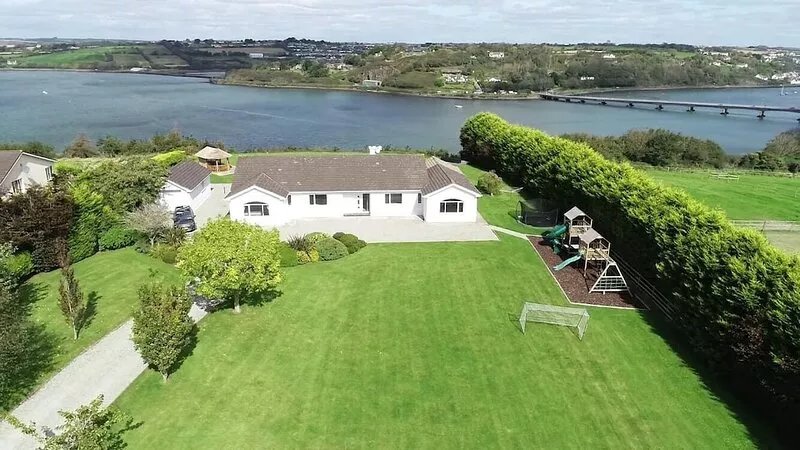 Marina views, Kinsale, sleeps 20, owned by  Exquisite Holiday Homes