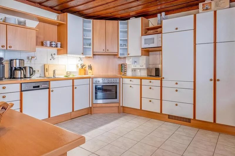 Spacious detached home with in-house sauna