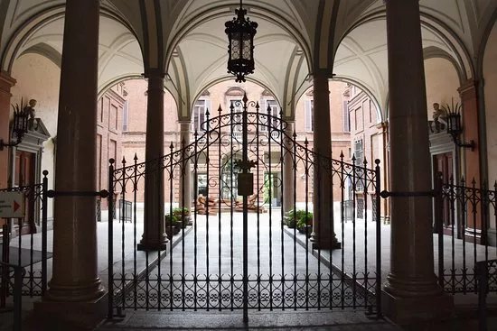 Palazzo dal Pozzo della Cisterna