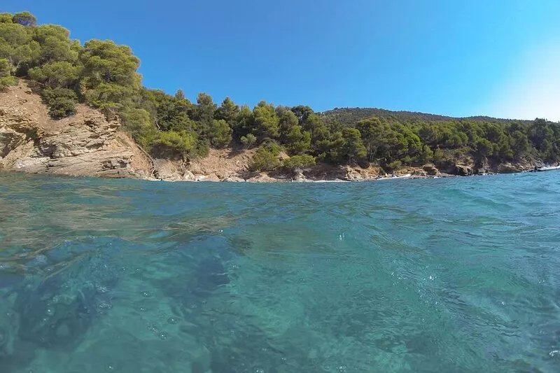 Villa in the heart of a 12 hectare pine woods, sea view, Gulf of St-Tropez