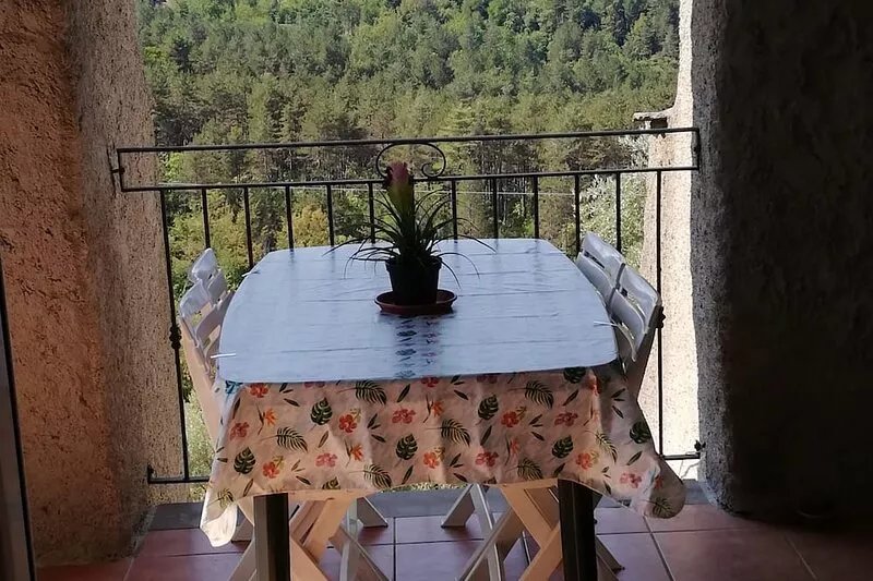17th century house with garden and relaxation areas, renovated in typical