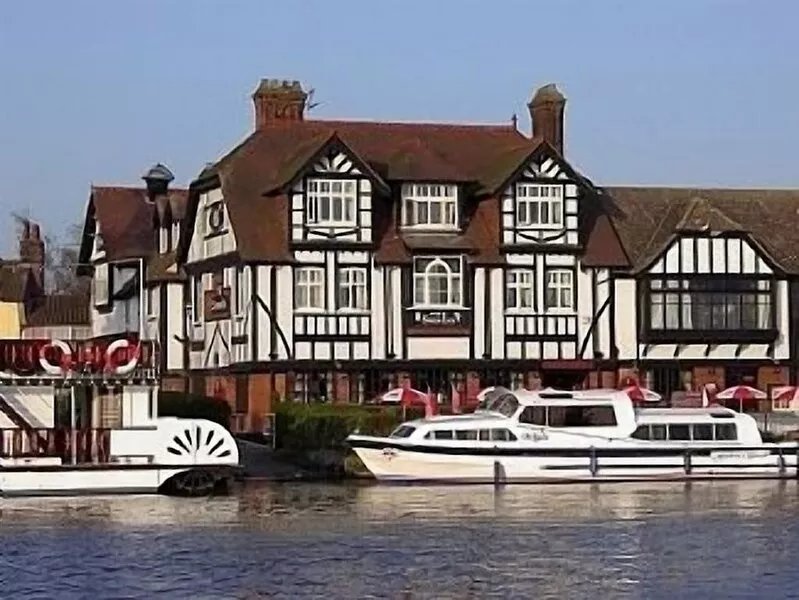 Norfolk Broads Self Catering Holiday Home in the Heart of Horning.