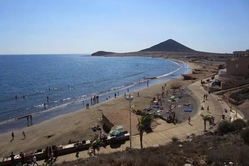Las Dunas 2 by RENTMEDANO   pretty house with pool, wifi, parking, 2 bedrooms