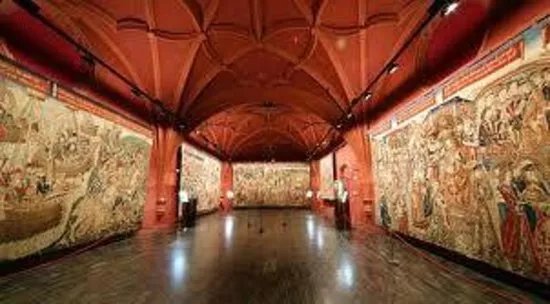 Museo De Tapices Y Capitular De La Seo