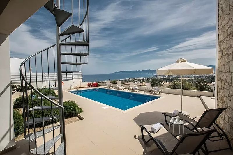 Villa Abbie, Stunning 3BDR Latchi Villa with Pool with Panoramic Views