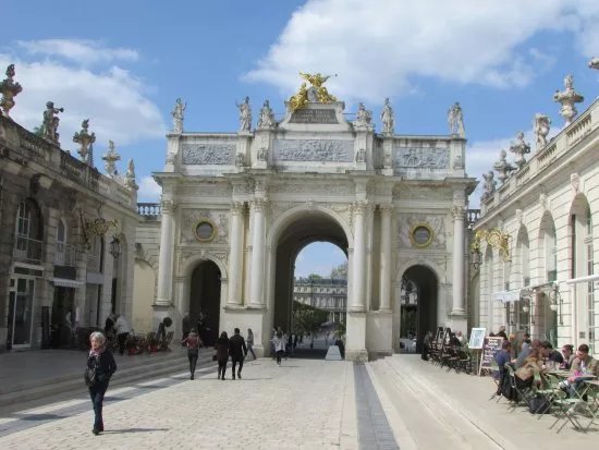 L'arc Here