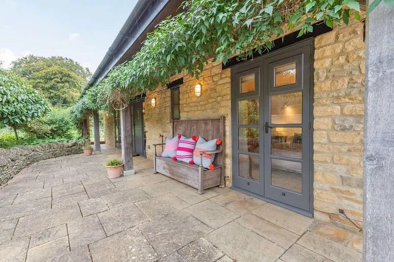 Two bedroom dog friendly holiday cottage with wood burning stove - Tyte Cottage