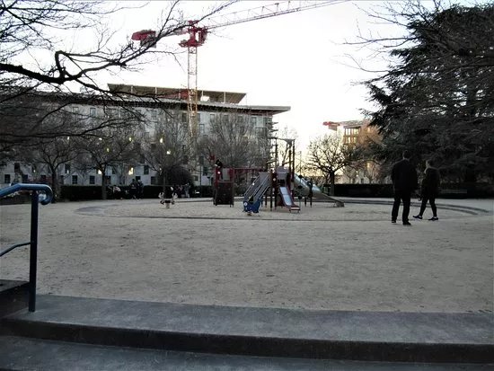 Square de la Porte de la Plaine