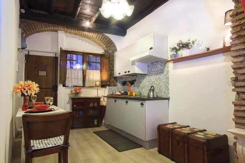 Trastevere, small study to be the best in a fantastic location
