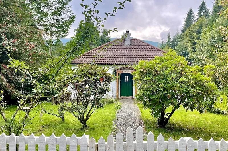 Nursery Cottage - Benmore -  woodland setting, sleeps 4 guests