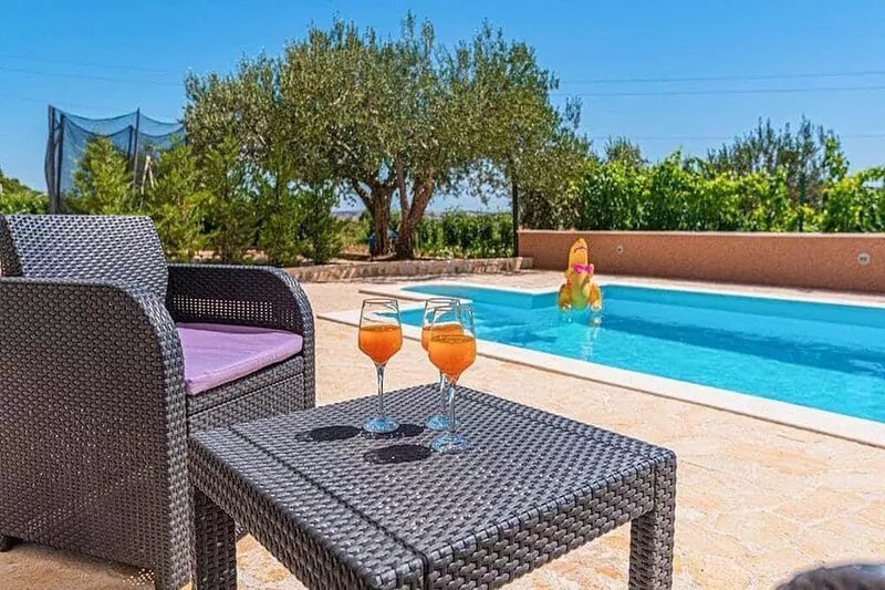 Apartment Niko - Two Bedroom Apartment with Swimming Pool