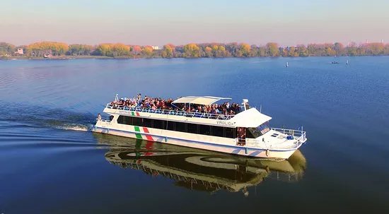 Motonavi Andes Negrini Day Tours