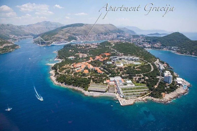 Apartment Dam *close to beach *heart of Lapad