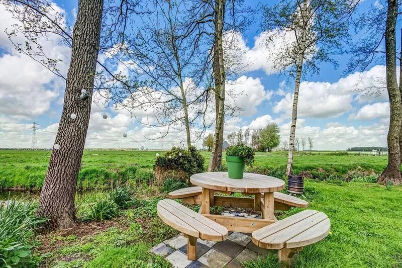 Beautiful farmhouse with a hottub