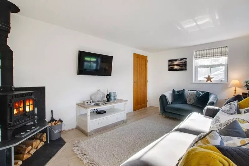 Willow Cottage - Two Bedroom House, Sleeps 4