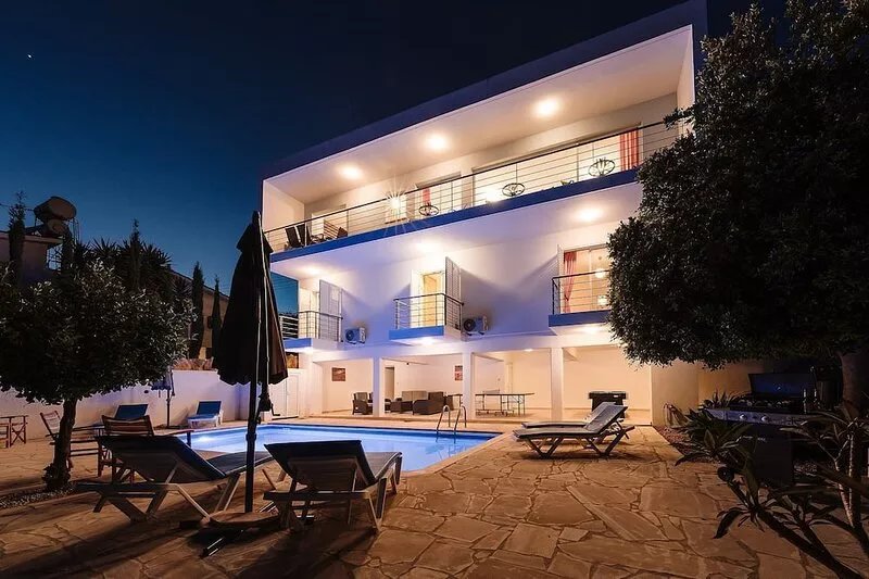 Olive Tree Villa -  a villa that sleeps 6 guests  in 3 bedrooms