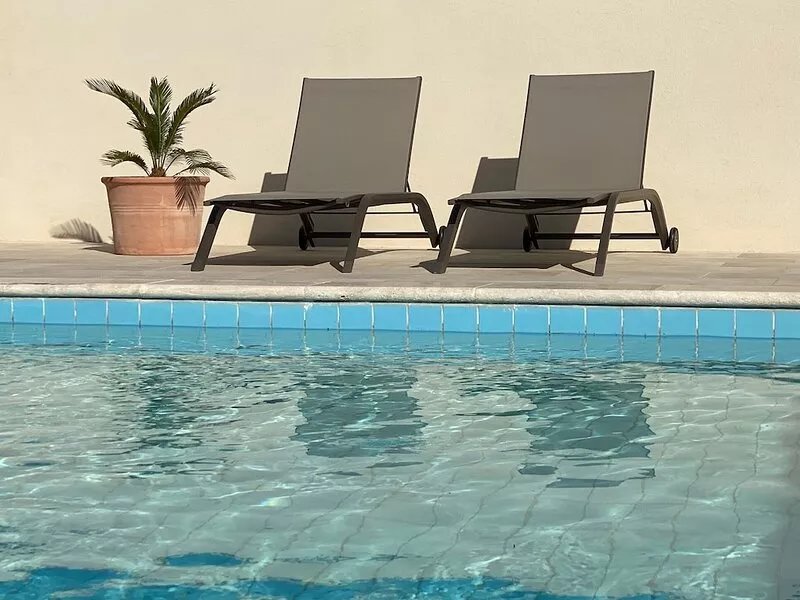 Comfortable gîte in a 19th century Provencal farmhouse ideally located