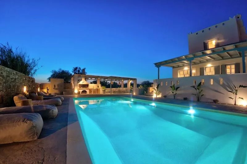 Seaside Naxos • 3 Villas • 2 Private Pools • 11BDR/10 BATH • Sleeps 28
