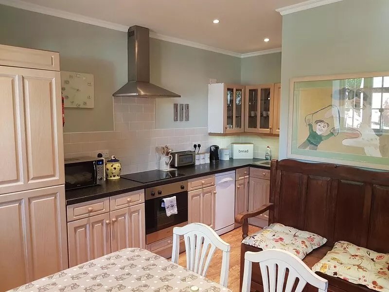 No.1 Meynell Mews king/twin room