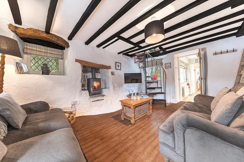 Potter's Wheel - sleeps 4, private lake access, dog friendly and parking