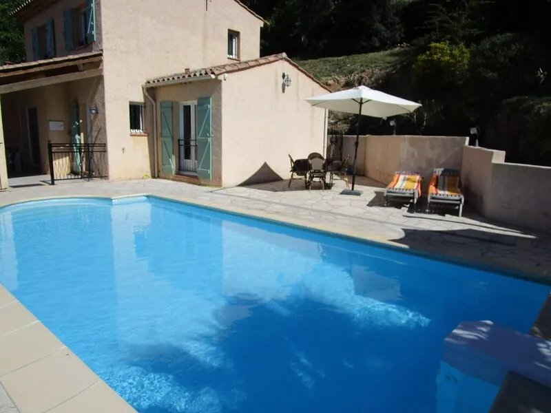 WINNING IN A BEAUTIFUL PRIVATE VILLA 15 KM FROM CÔTE AZUR.