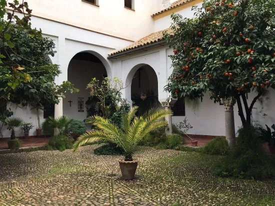 Convento De Las Hermanas De La Cruz