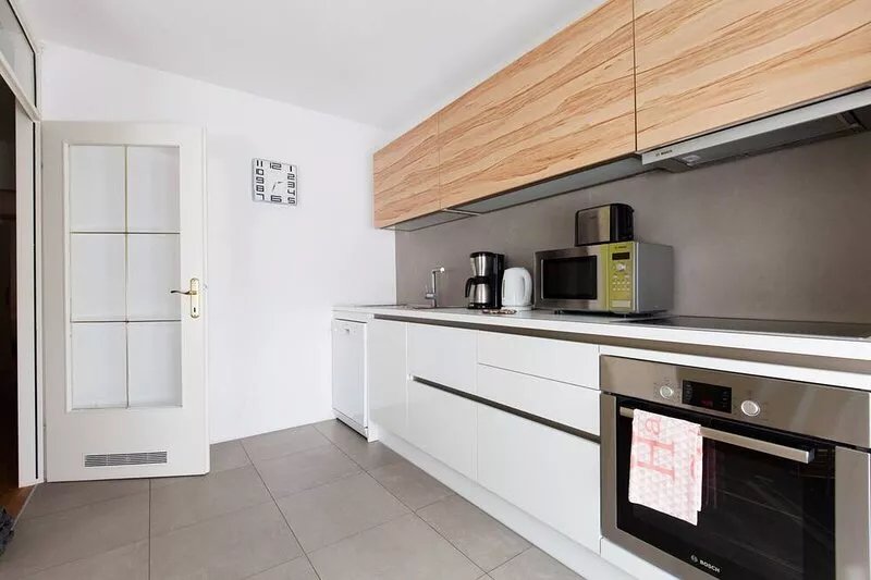 Eva Tour As / Modern 2BR apartment in center, free garage, WiFi & AC