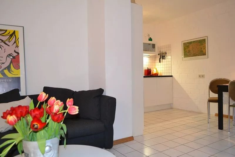 Pretty 2-room apartment, cable TV, WiFi, balcony, etc.