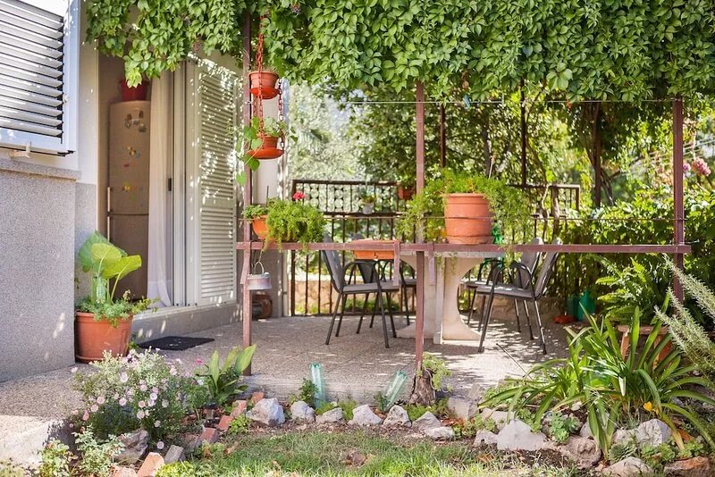 LUXURY APARTMENT MIRJANA  with beautiful garden in the centre of Split