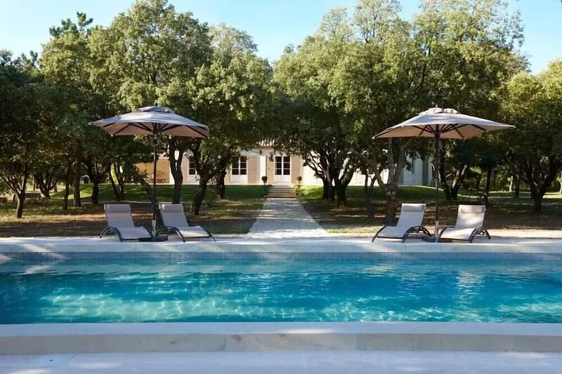 Elegance and simplicity in the heart of the vineyards