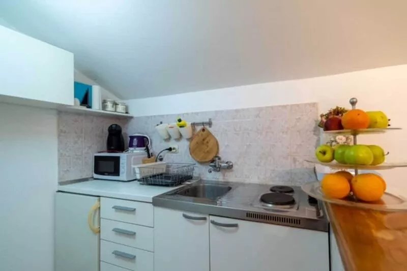 Guest House Kono - One-Bedroom Apartment with Patio and Sea View - Marka Gjaje