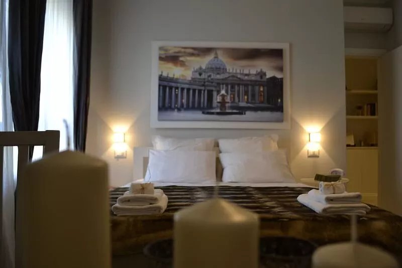 ROME VATICAN -100sqm -MODERN DESIGNED - COZY BALCONY - free WI-FI, A/C, SAT TV