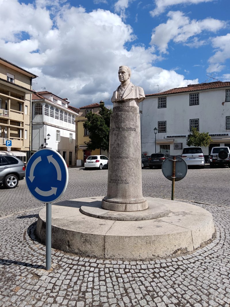 Statue of Father Joaquim Marcelino da Fontoura - Largo do Anjo