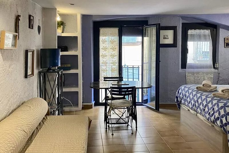 Charming studio in the heart of Girona. New bathroom and bed!