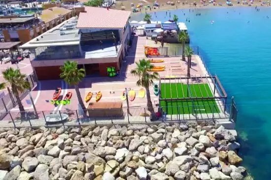 Escuela y servicios Nauticos El Islote S.L
