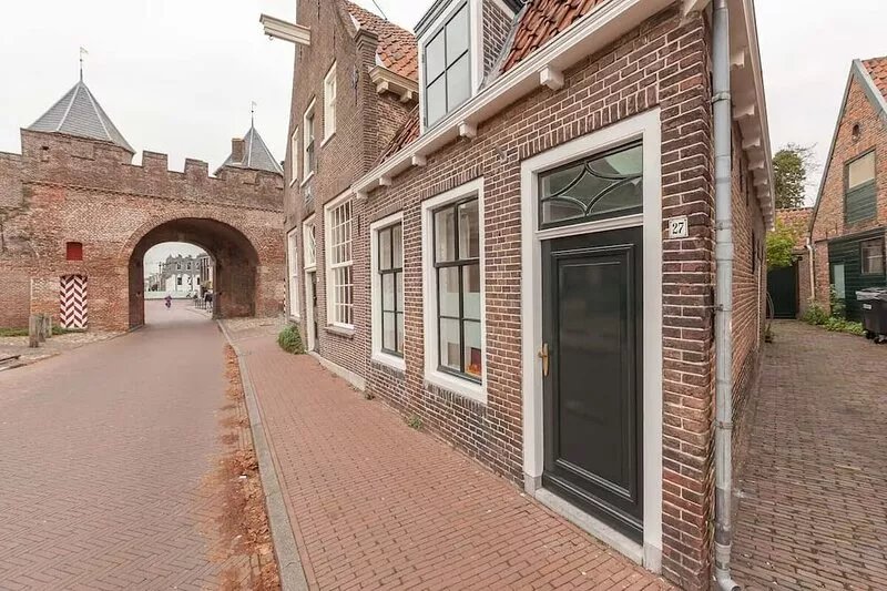 Beautiful and cozy monumental house in the city center.