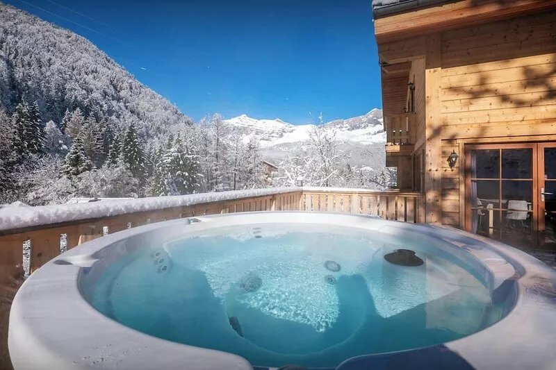 Chalet Choquette - secluded family break for 7 with spa - OVO Network