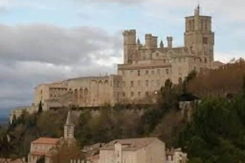 Luxury apartment in the historical centre of Medieval Beziers, South of France