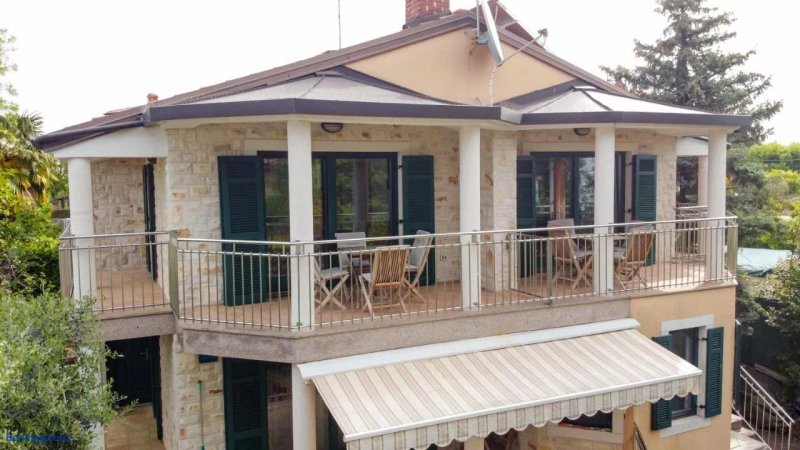 Todor Seaside Apartments