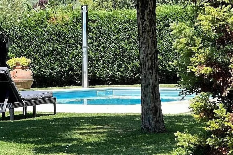 Villa Oscar: A pleasant and spacious two-story villa surrounded by the